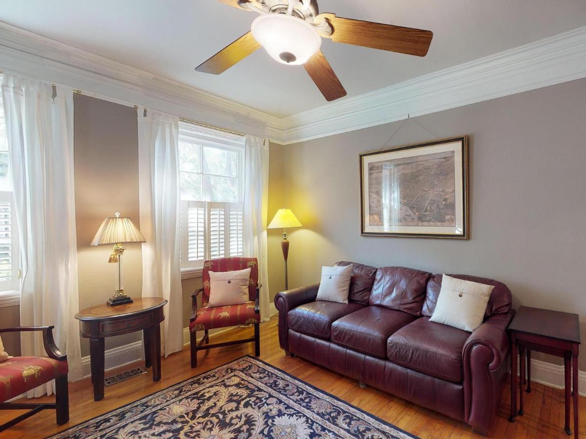 Southern Charm On Liberty Savannah Bagian luar foto