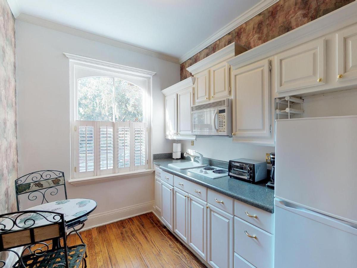 Southern Charm On Liberty Savannah Bagian luar foto