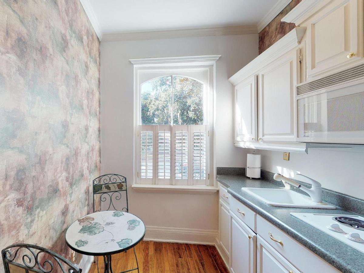 Southern Charm On Liberty Savannah Bagian luar foto