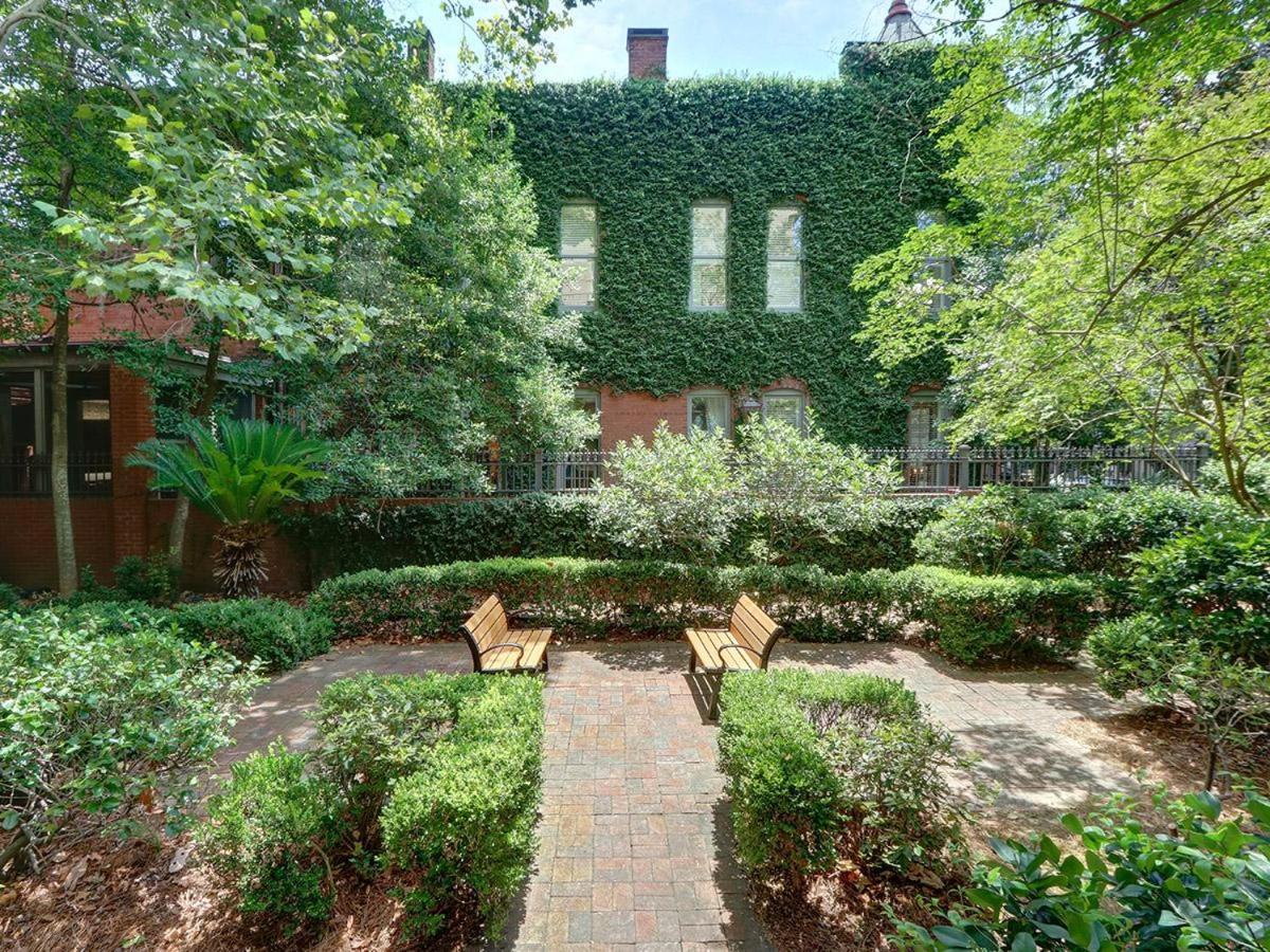 Southern Charm On Liberty Savannah Bagian luar foto
