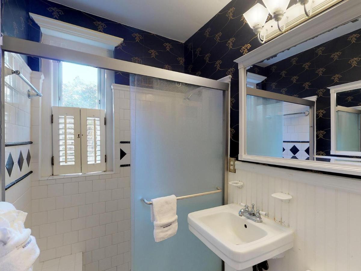 Southern Charm On Liberty Savannah Bagian luar foto
